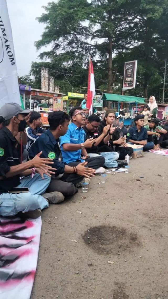Aktivis Lebak Selatan Febi Pirmansyah Minta Kasus Pungli Desil Dinsos Ditegakan Aktivis Lebak Selatan Febi Pirmansyah Minta Kasus Pungli Desil Dinsos Ditegakan
