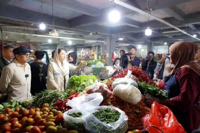 Wamendag RI Turun ke Pasar Ciputat, Pastikan Stok Aman dan Harga Stabil Wamendag RI Turun ke Pasar Ciputat, Pastikan Stok Aman dan Harga Stabil