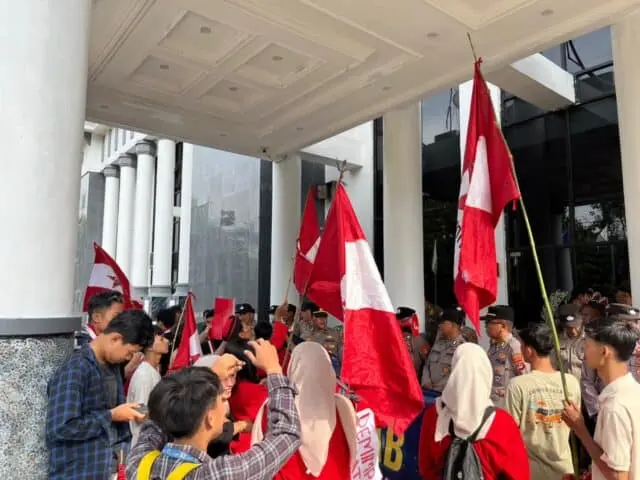 GMNI Pandeglang Soroti Inkonsistensi Pemkab, Pejabat Tersangka Laka Maut Dinonaktifkan Kini Dilantik Staf Ahli Bupati Pandeglang GMNI Pandeglang Soroti Inkonsistensi Pemkab, Pejabat Tersangka Laka Maut Dinonaktifkan Kini Dilantik Staf Ahli Bupati Pandeglang