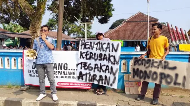 Koalisi Masyarakat Peduli Lingkungan Gelar Aksi Unjuk Rasa, pada Jum'at (19/06/2026).