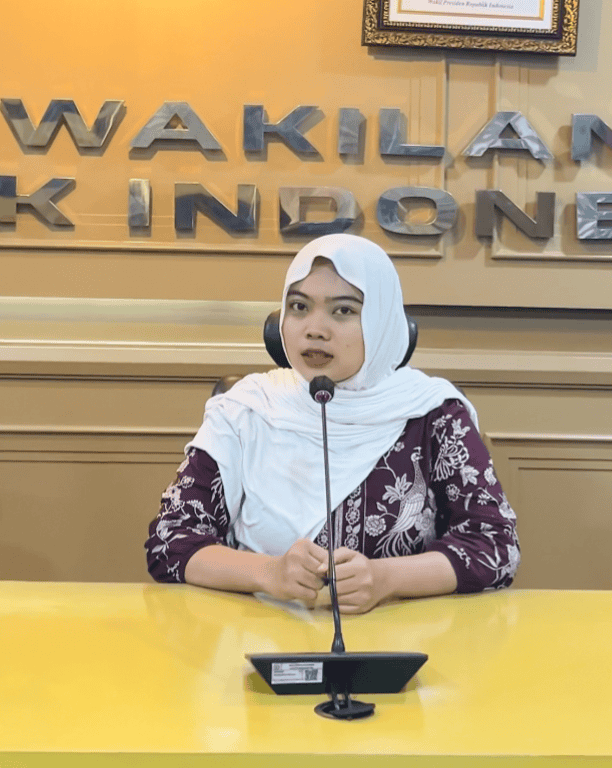 Farah Irodatillah, Presiden Mahasiswa BEM IKNUS 2024-2025, Mahasiswa Administrasi Publik, Warga Kabupaten Lebak. Farah Irodatillah, Presiden Mahasiswa BEM IKNUS 2024-2025, Mahasiswa Administrasi Publik, Warga Kabupaten Lebak.