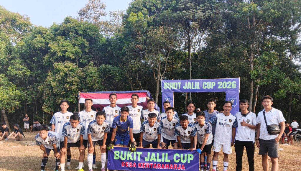 Bojongkiray FC Tekuk HMI FC 2-1, Peran Manajerial Muh Agi Jamaludin dan Kyai Barja Jadi Sorotan Bojongkiray FC Taklukan HMI FC Skor 2:1 pada Laga Bukit Jalil Cup 2026 Desa Kertaraharja, pada Senin (10/08/2026).