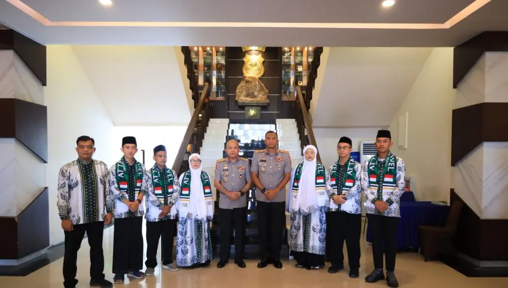 Kapolda Lepas 7 Personel Polda Banten ke Tanah Suci untuk Tunaikan Ibadah Umrah