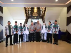 Kapolda Lepas 7 Personel Polda Banten ke Tanah Suci untuk Tunaikan Ibadah Umrah Kapolda Lepas 7 Personel Polda Banten ke Tanah Suci untuk Tunaikan Ibadah Umrah