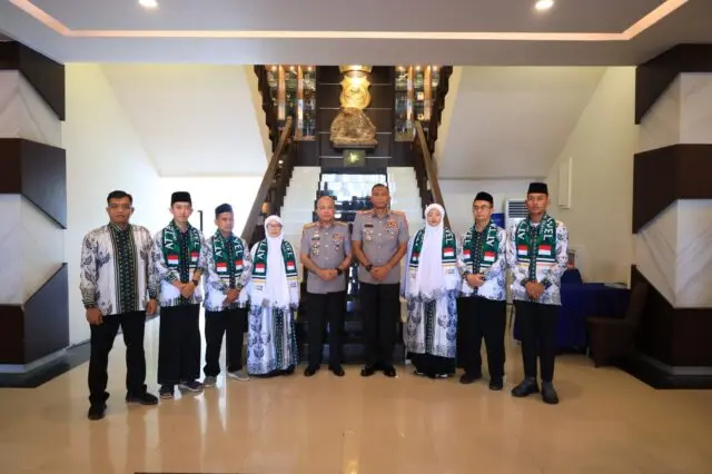 Kapolda Lepas 7 Personel Polda Banten ke Tanah Suci untuk Tunaikan Ibadah Umrah