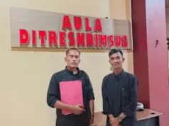 Wartawan Laporkan Oknum Kades Rahong ke Polda Banten, Dugaan Pencemaran Nama Baik Hingga Intimidasi Bedjo wartawan updatenewsbanten.com laporkan Oknum Kades Rahong ke Polda Banten, pada Jum'at (21/08/2026).