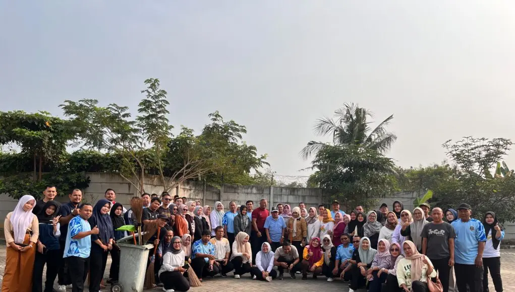 Perdana Dinkop UKM Banten Mulai Gerakan Bank Sampah di Lingkungan Kantor Dinas Koperasi dan UKM Provinsi Banten wujudkan Banten Asri di Lingkungan Perkantoran, pada Rabu (26/08/2026).