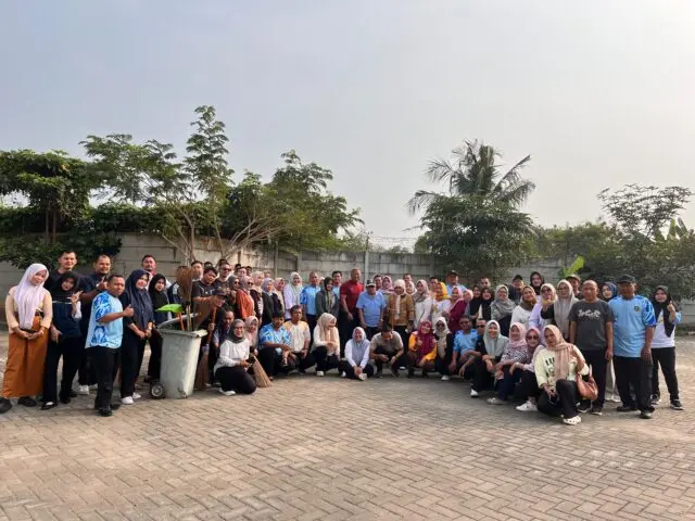 Dinas Koperasi dan UKM Provinsi Banten wujudkan Banten Asri di Lingkungan Perkantoran, pada Rabu (26/08/2026). Dinas Koperasi dan UKM Provinsi Banten wujudkan Banten Asri di Lingkungan Perkantoran, pada Rabu (26/08/2026).
