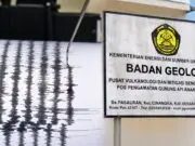Aktivitas Anak Krakatau Naik, Kasus ISPA di Banten Melonjak Aktivitas Anak Krakatau Naik