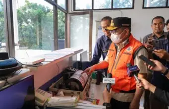 Aktivitas Krakatau Turun, Andra Soni Minta Warga Tetap Siaga