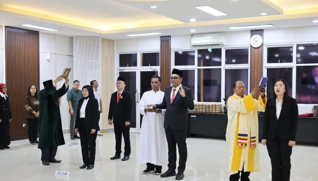 Kepala Kantor Pertanahan Kabupaten Tangerang Lantik Empat PPAT Kepala Kantor Pertanahan Kabupaten Tangerang Lantik Empat PPAT