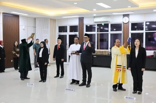 Kepala Kantor Pertanahan Kabupaten Tangerang Lantik Empat PPAT Kepala Kantor Pertanahan Kabupaten Tangerang Lantik Empat PPAT
