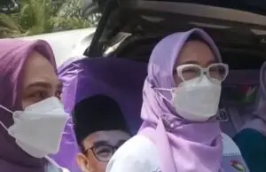 Anggota DPRD Pandeglang Fraksi PKB saat Membagikan Masker Kepada Masyarakat, pada Rabu (09/09/2026).
