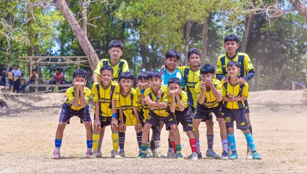 SSB Gelar Perkasa Ponpes JMC Raih Juara Kedua Soeratin U15 2026 di Stadion Uwes Qorny Ona SSB Gelar Perkasa Ponpes JMC Raih Juara Kedua, pada Senin (14/09/2026).