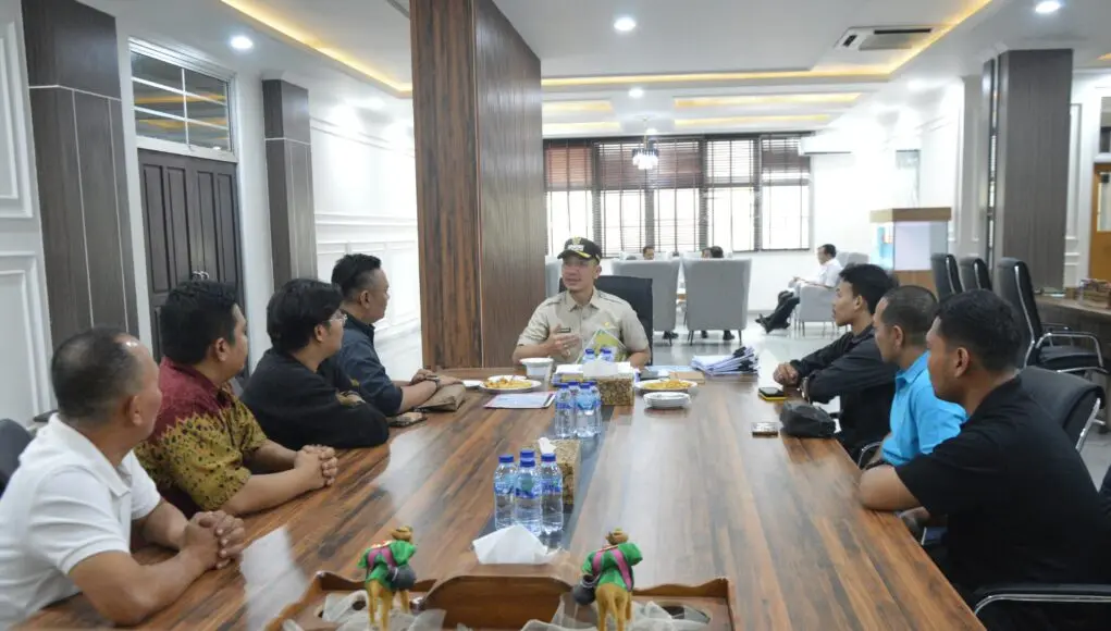 Bukan Sekadar Murak Kadu! Festival Durian 2026 Jadi Panggung Promosi Wisata dan UMKM Lebak Panitia Festival Murak Kadu Kabupaten Lebak 2026 melaporkan kegiatan kepada Bupati Lebak.