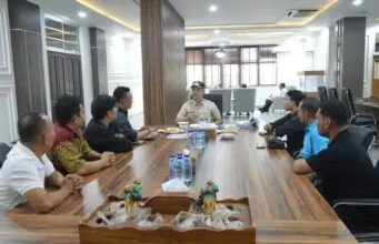 Panitia Festival Murak Kadu Kabupaten Lebak 2026 melaporkan kegiatan kepada Bupati Lebak.