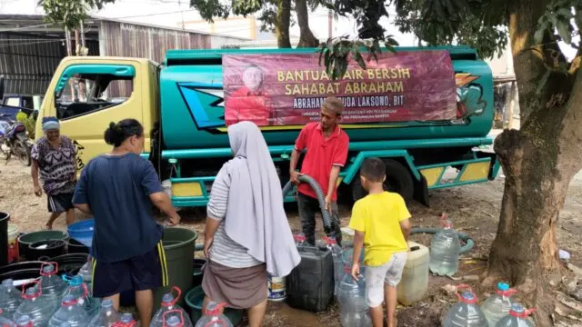 Dari Curug Wetan, Abraham Garuda Laksono Soroti Air Bersih, Kepastian Hukum dan Kebebasan Beribadah Dari Curug Wetan, Abraham Garuda Laksono Soroti Air Bersih, Kepastian Hukum dan Kebebasan Beribadah