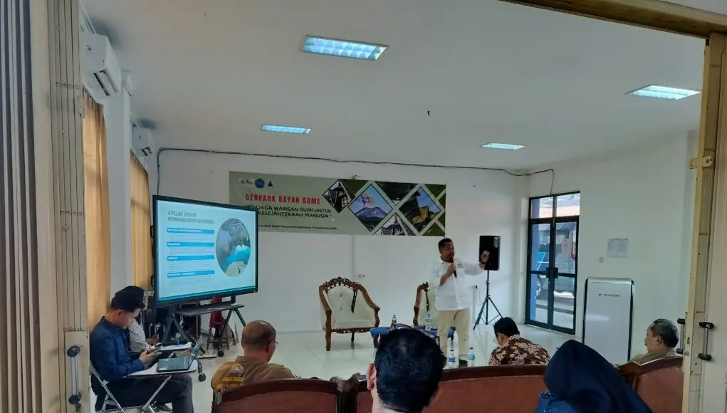 Sosialisasi dan Edukasi Geopark Bayah Dome di Kampus Universitas Setiabudhi Rangkasbitung (USBR) pada Kamis, (17/09/2026).