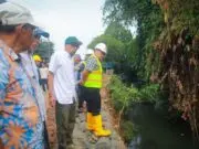 Perkuat Infrastruktur, Pilar Tinjau Pembangunan Turap di 3 Titik Wilayah Tangsel