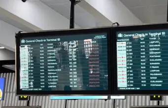 Imbas Erupsi Anak Krakatau Penutupan Bandara Soetta Resmi Diperpanjang Hingga 18.00 WIB Imbas Erupsi Anak Krakatau Penutupan Bandara Soetta Resmi Diperpanjang Hingga 18.00 WIB
