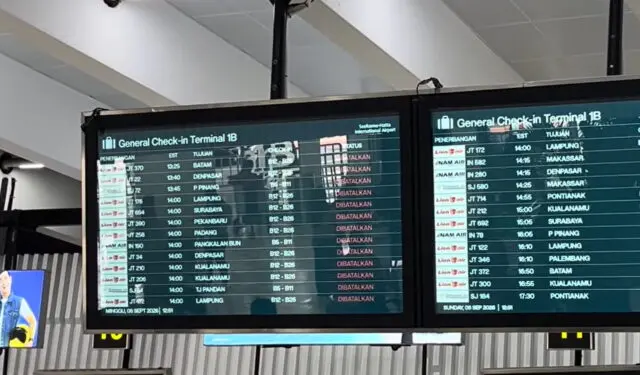 Imbas Erupsi Anak Krakatau Penutupan Bandara Soetta Resmi Diperpanjang Hingga 18.00 WIB Imbas Erupsi Anak Krakatau Penutupan Bandara Soetta Resmi Diperpanjang Hingga 18.00 WIB