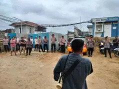 Masyarakat dan GEMAS Demo, Desak Penutupan PT EBI dan Usut Dugaan Pelanggaran Perizinan Koordinator GEMAS, Dede Yusuf Minta PT Enviro Budidaya Intensif ditutup karena melanggar aturan Pemerintah Kabupaten Lebak, pada Minggu (25/10/2026).